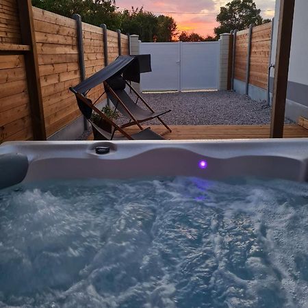 A Fleur De Spa : Maison Chaleureuse Avec Spa Privatif Et Billard. Coulogne Esterno foto