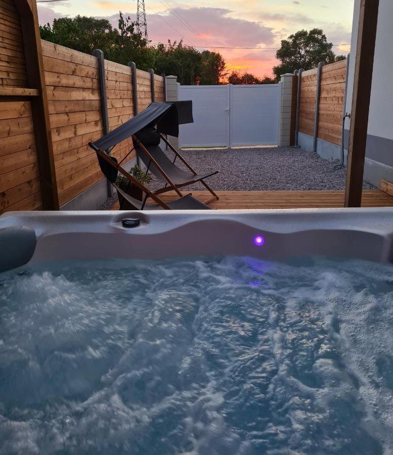 A Fleur De Spa : Maison Chaleureuse Avec Spa Privatif Et Billard. Coulogne Esterno foto