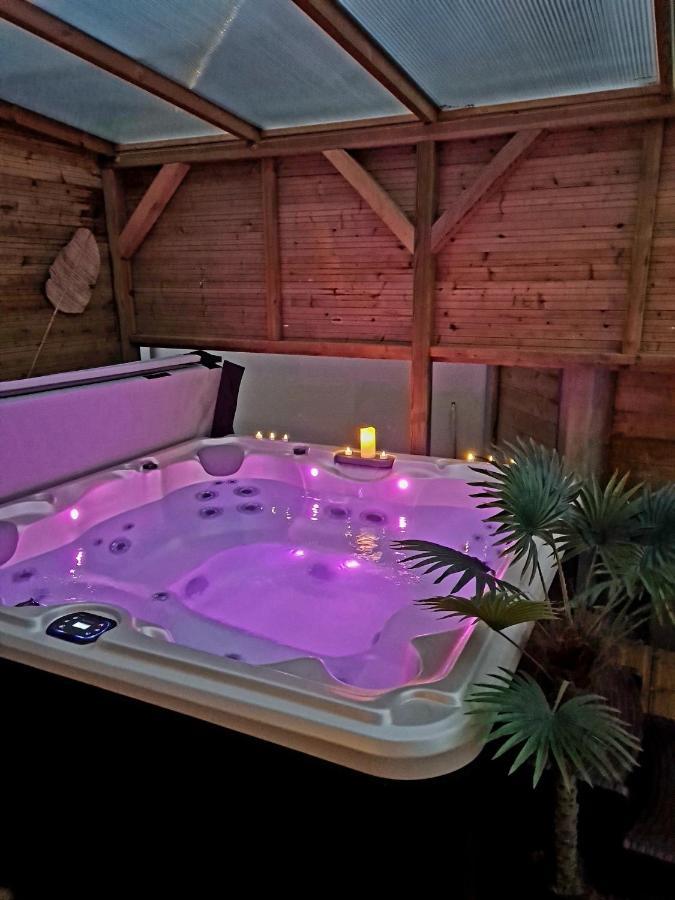 A Fleur De Spa : Maison Chaleureuse Avec Spa Privatif Et Billard. Coulogne Esterno foto